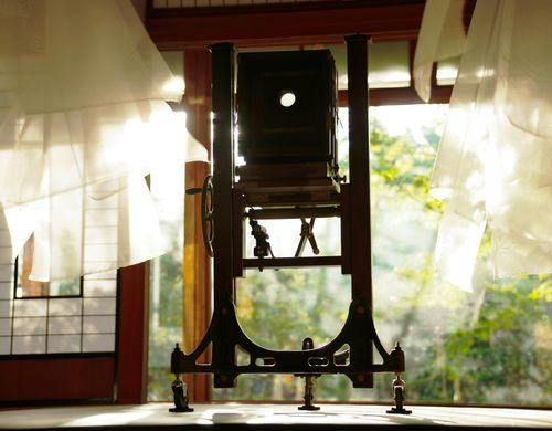 築155年、光と影が織りなす空間