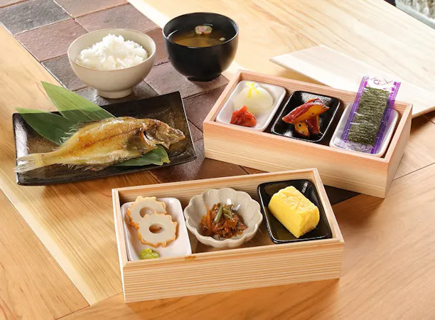 朝食