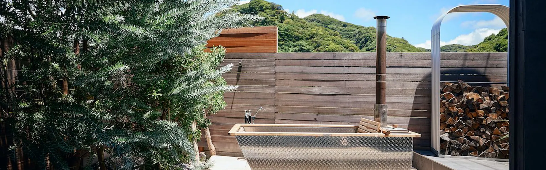 premium funny house GOKAN