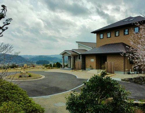 空と里山の静けさのプライベートステイ。