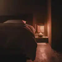 ベッド 夜