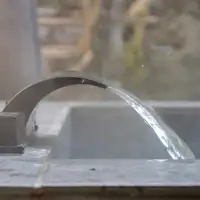 川のせせらぎに包まれる露天風呂