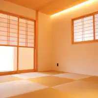 琉球畳とやわらかな光に包まれる和室