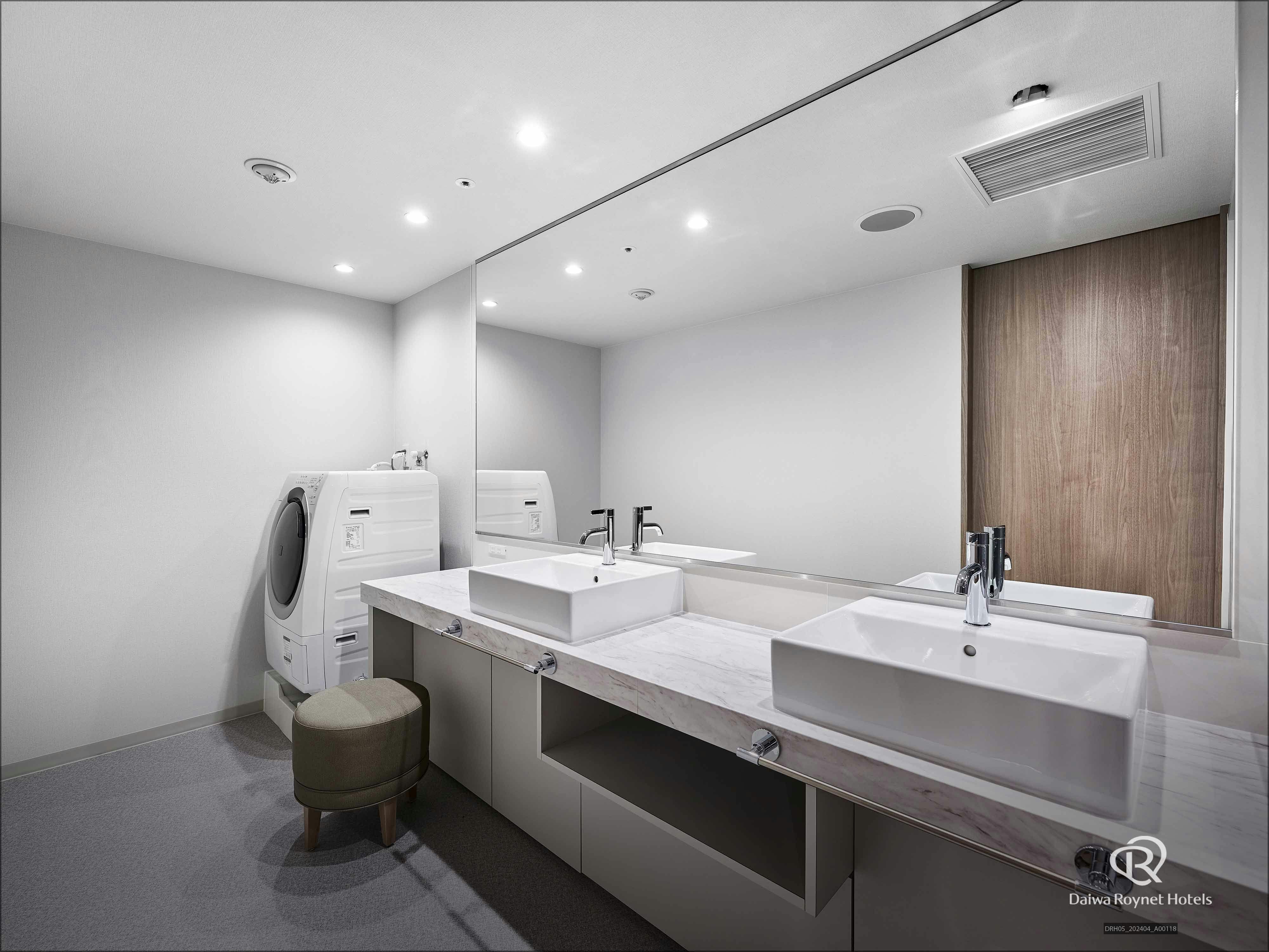 แคสเซิลสวีท (อ่างล้างหน้า, เครื่องซักผ้า)