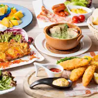 【อาหารเช้า】มีเมนูญี่ปุ่นและตะวันตกประมาณ 60 รายการให้บริการ