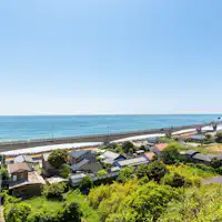 Pemandangan laut dari Stasiun Hitachi