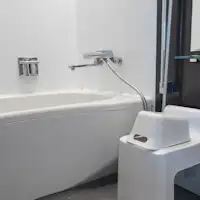 บริเวณล้างมีถังและเก้าอี้