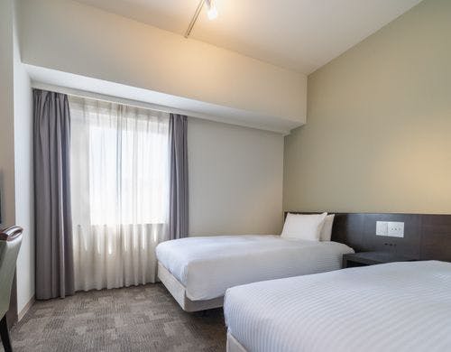 【モデレートツイン】