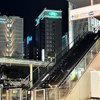 博多駅中央出口より当館方面(夜景)