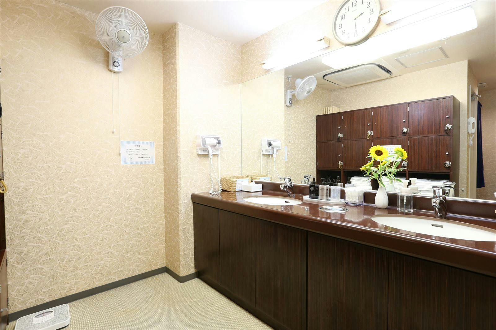 大浴場　更衣室