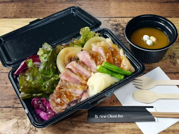 4種から選べるイージールームサービス付き!気軽にお部屋で楽しめる食事&朝食付き【14時アウト特典付】