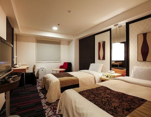 【モデレートツイン】