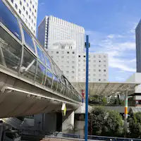 Terdapat banyak restoran berdekatan, sangat mudah.