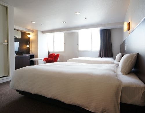 140cmダブルベッド2つ入っているお部屋です