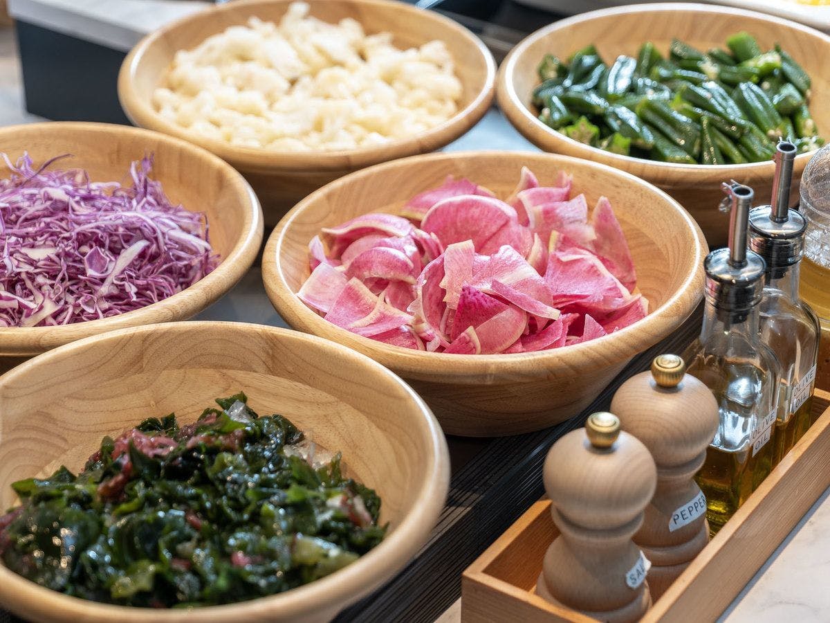 有機野菜を使用したオーガニックサラダ。