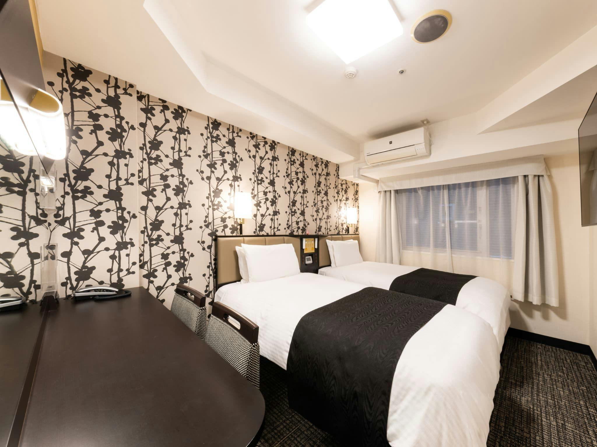 ■客室ツイン（定員1-2名）