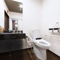 ห้องน้ำ (เตียงคู่สำหรับผู้พิการ)