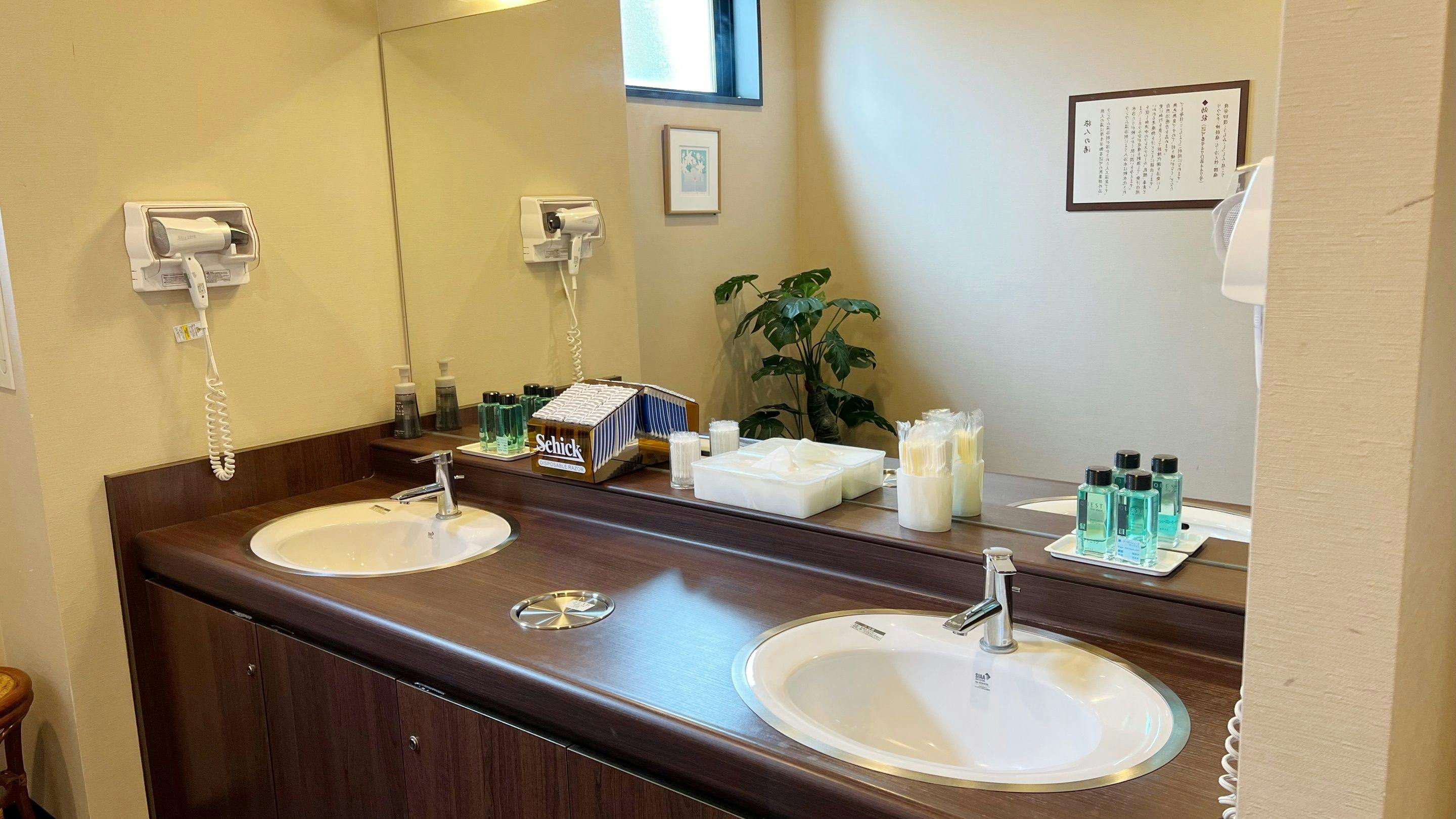 男性大浴場洗面所