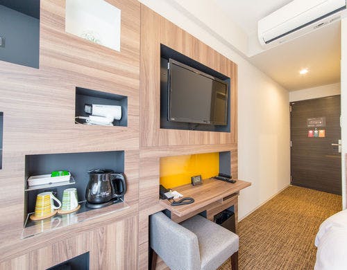 コンパクトな内装