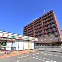 コンビニが敷地内にございます