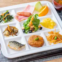 เมนูท้องถิ่นและบุฟเฟ่ต์เปลี่ยนทุกวัน