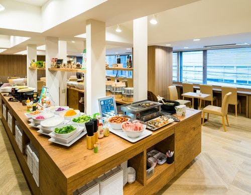 朝食ビュッフェはお1人様1200円にて♪