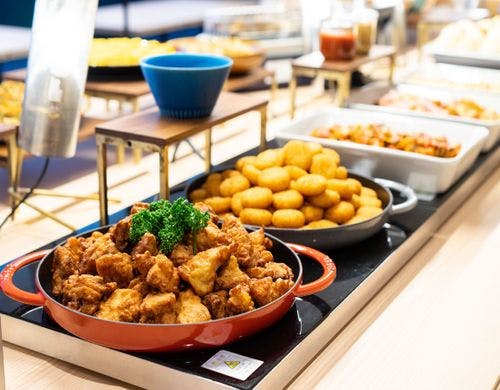 朝食：ザンギ、コロッケ