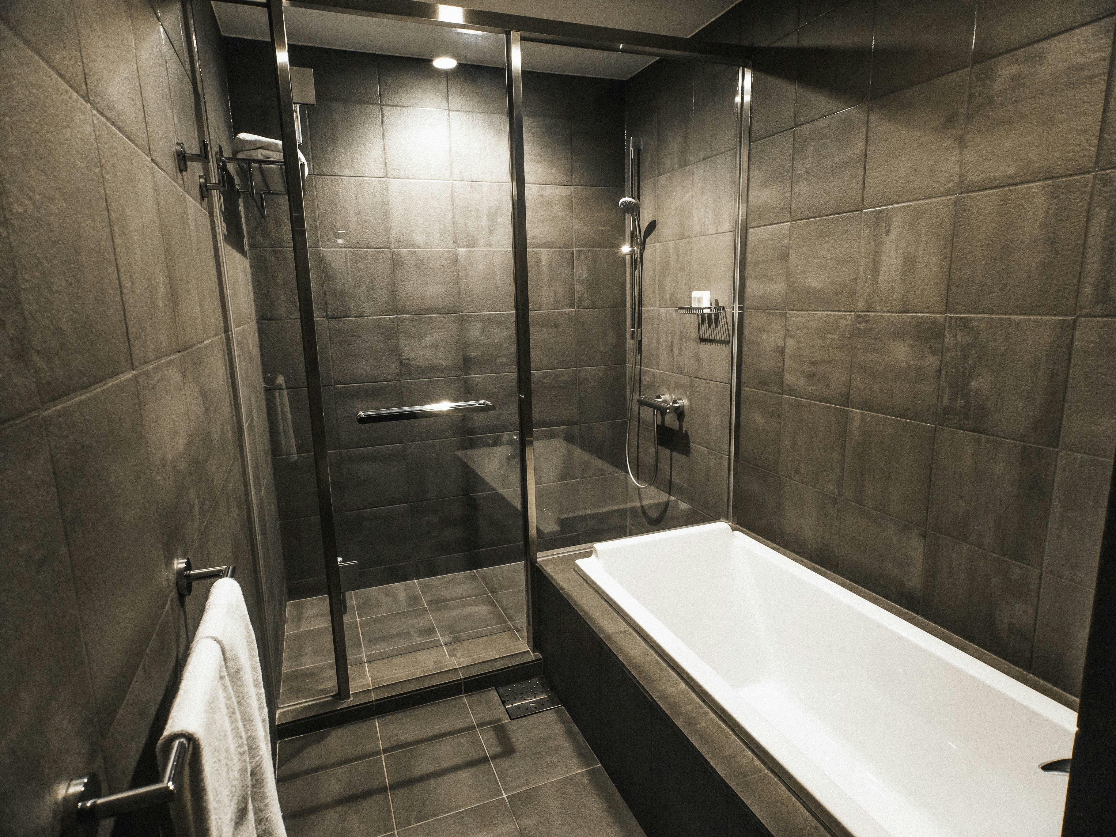 デラックススイートのバスルームです