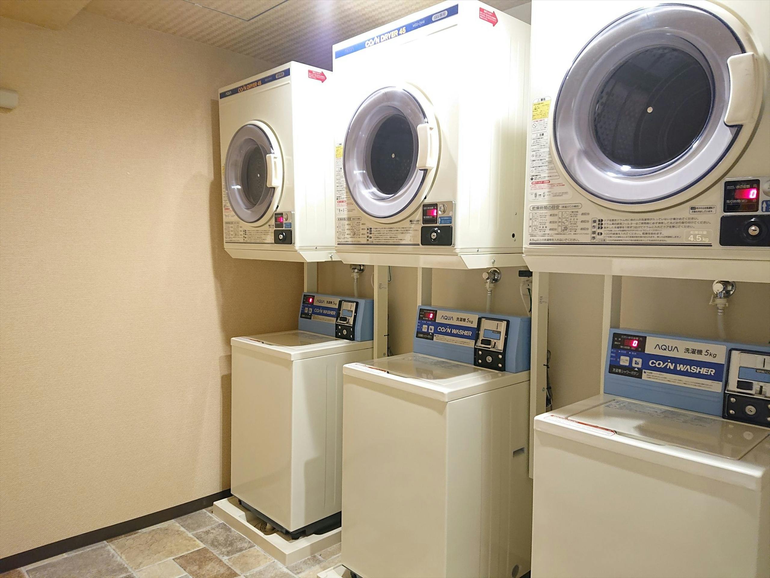 【グリーンリッチホテル沖縄名護（人工温泉 二股湯の華）】コインランドリー