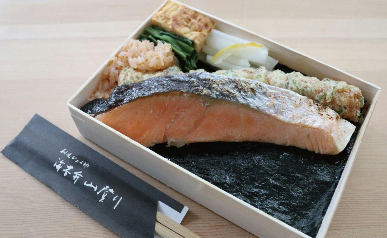 「刷毛じょうゆ 海苔弁 山登り」海苔弁