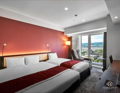 デラックスキング+エキストラベッド(6号室)