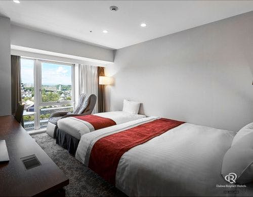 デラックスキング+エキストラベッド(8号室)