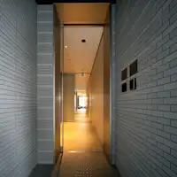 駐車場側入り口