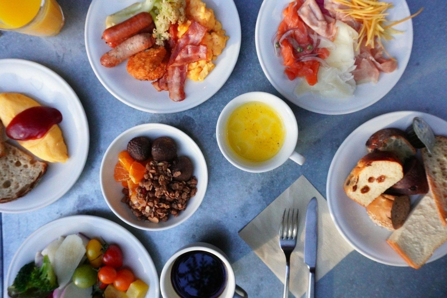 Breakfast Buffet (Main Image)