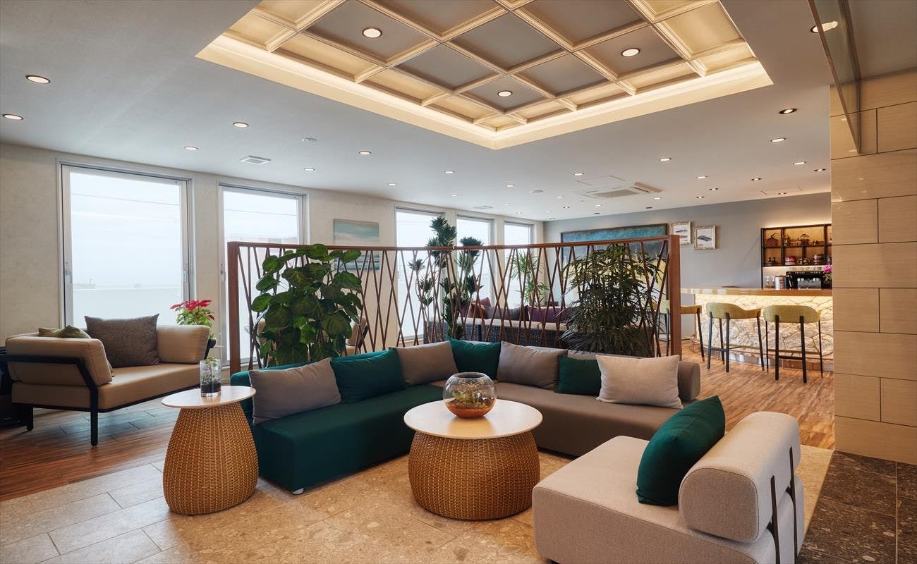 ＴＨＥ　ＧＲＡＮＤ　ＨＯＴＥＬ　ＧＩＮＯＷＡＮ　オーシャン＆シティビューのプレミアム３スターホテル