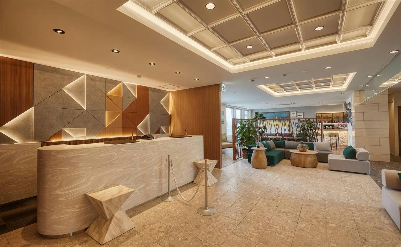 ＴＨＥ　ＧＲＡＮＤ　ＨＯＴＥＬ　ＧＩＮＯＷＡＮ　オーシャン＆シティビューのプレミアム３スターホテル