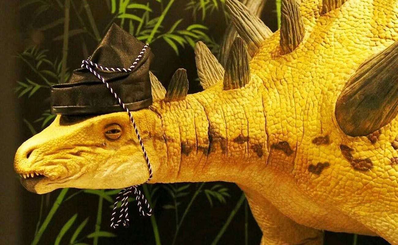 ไดโนเสาร์ต้อนรับคุณที่แผนกต้อนรับ♪