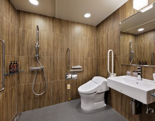 ユニバーサルルーム　バスルーム