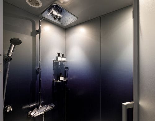 シャワーブース