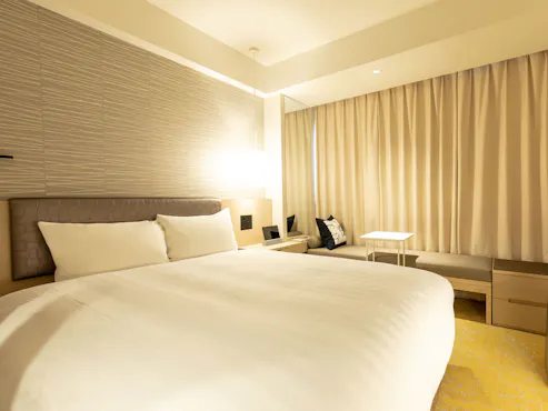 Contoh kamar tamu dengan bilik shower ganda