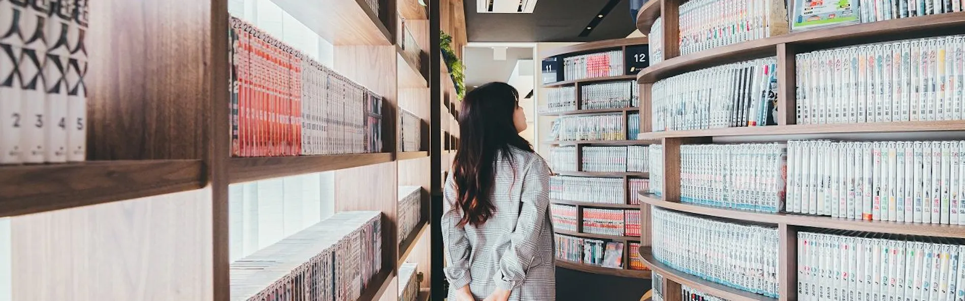 クインテッサホテル小倉 Comic & Books