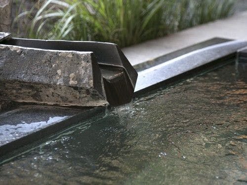 ◆อ่างอาบน้ำกลางแจ้งในสวน (ชาย)