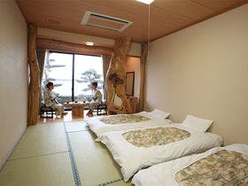 雲仙みかどホテル本館 銘木・空中露天・豪華バイキングの宿