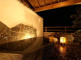 雲仙みかどホテル本館 銘木・空中露天・豪華バイキングの宿