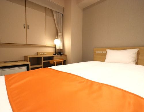 室数限定！シモンズベッド採用