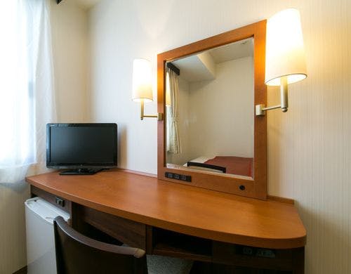 新館シングルルームのデスクです（一例）