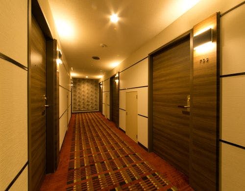 落ち着いた雰囲気の客室フロア