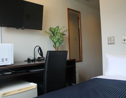 シングルルーム☆ベッドはセミダブルサイズ