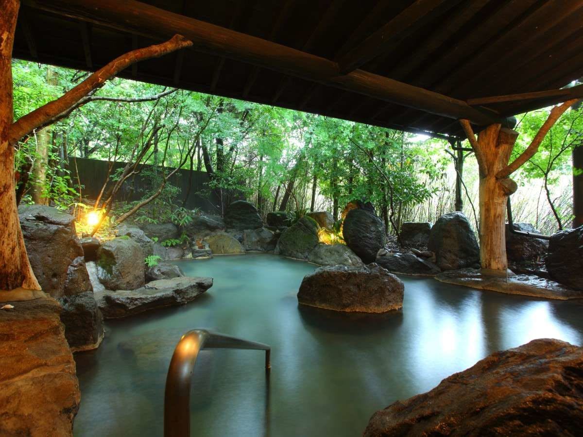 【บ่อน้ำร้อนกลางแจ้ง / ชาย】