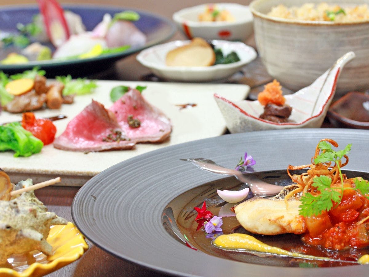 รวมอาหารและเมนูหินร้อน (เนื้อหาและมื้ออาหารขึ้นอยู่กับทางที่พัก)